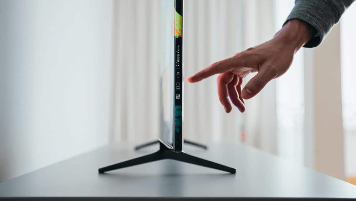 De hacer aspiradoras a conquistar tu salón: así es la Smart TV de Dreame con 1000 nits de brillo y 144 Hz