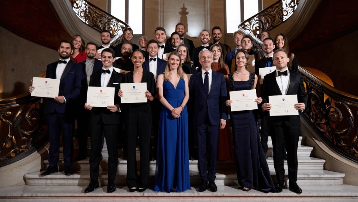 Tras el GOTY 2025, los creadores de Clair Obscur: Expedition 33 son nombrados caballeros de la Orden de las Artes y las Letras en Francia