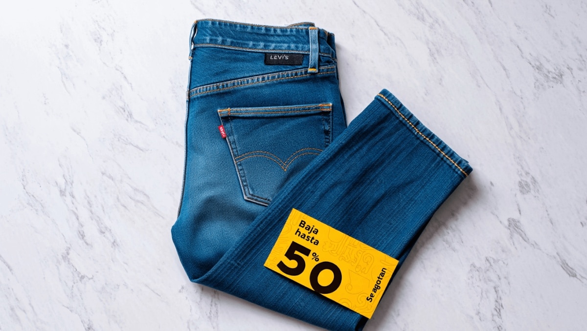 
     Levi's rebaja a casi mitad de precio los vaqueros efecto piernas infinitas que más se agotan      