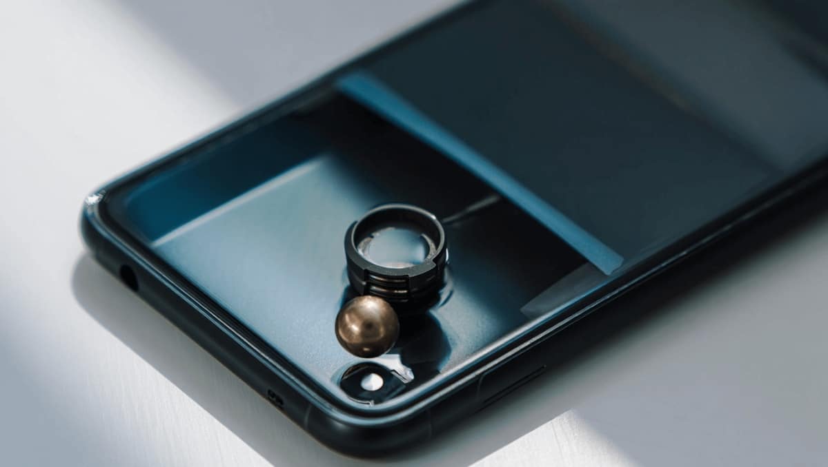 Por qué mi móvil suena como unas maracas: no está roto, es el estabilizador