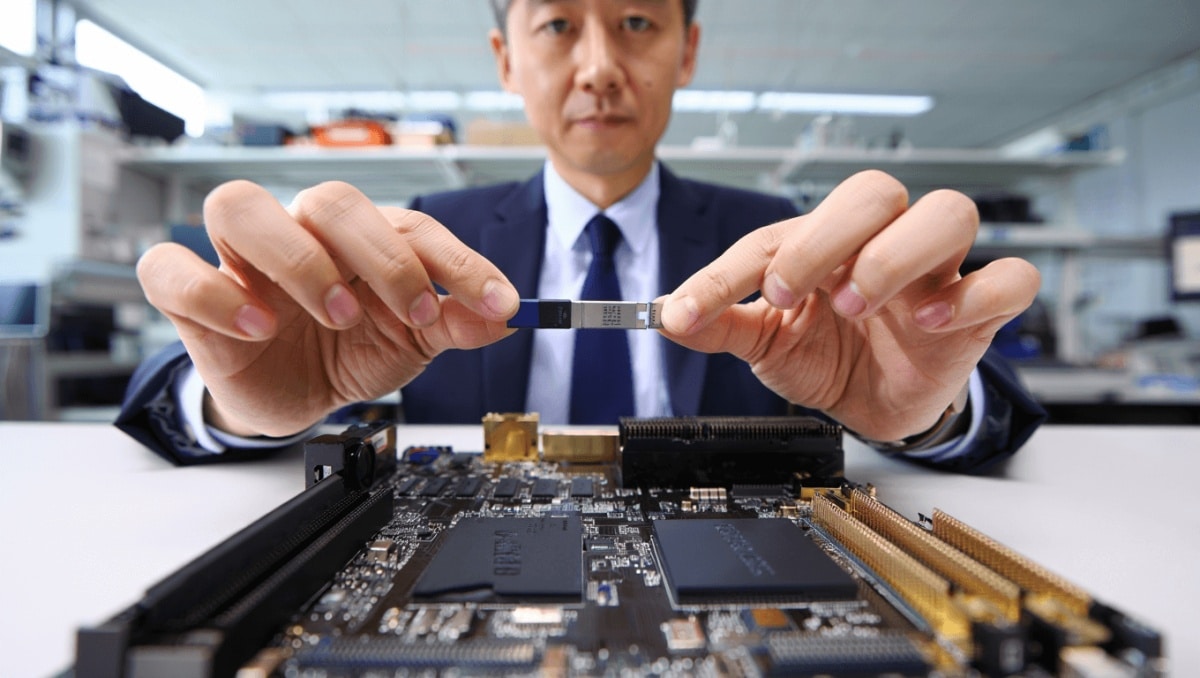 
     El creador de las memorias USB hace una predicción sobre la RAM y no pinta nada bien: "Quien no tenga lo necesario ahora no sobrevivirá"    