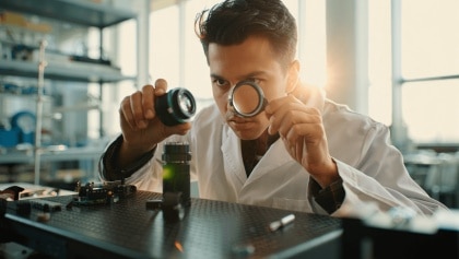 Apple compró una startup de IA para impulsar el diseño óptico en cámaras y sensores futurosPor Santiago Neira