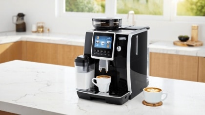 El Corte Inglés deja casi a mitad de precio la cafetera con molinillo integrado ideal para cocinas pequeñas