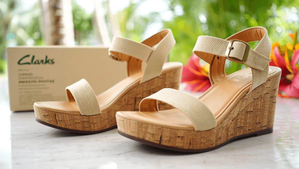 Clarks lanza las sandalias con plataforma más cómodas para ir elegantes en verano: de 120 pasan a menos de 50 euros