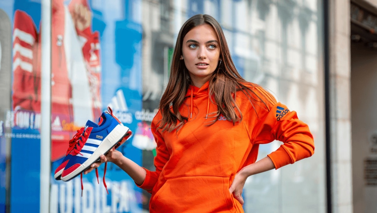 El Corte Inglés remata sus últimas tallas Adidas con hasta un 60% de descuento en el outlet