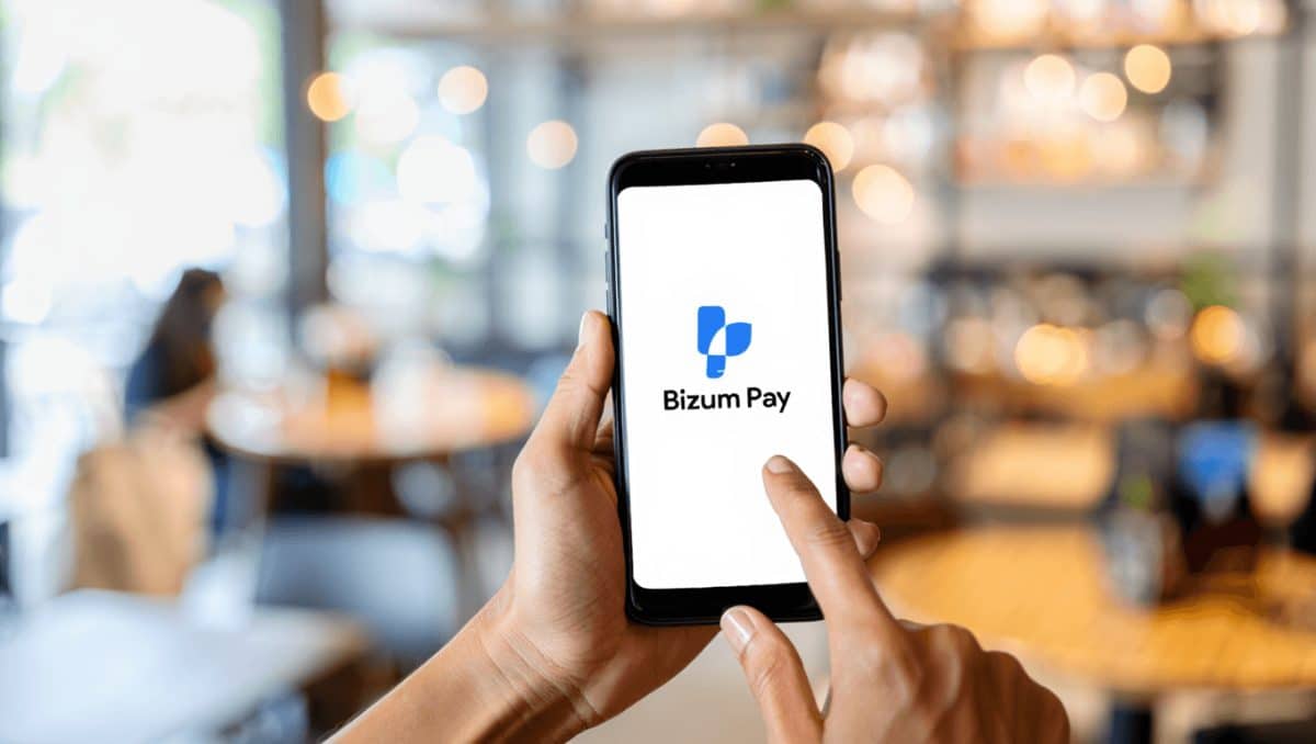 Es oficial: la aplicación de Bizum Pay ya está disponible. Esto es lo que debes hacer para pagar con el móvil