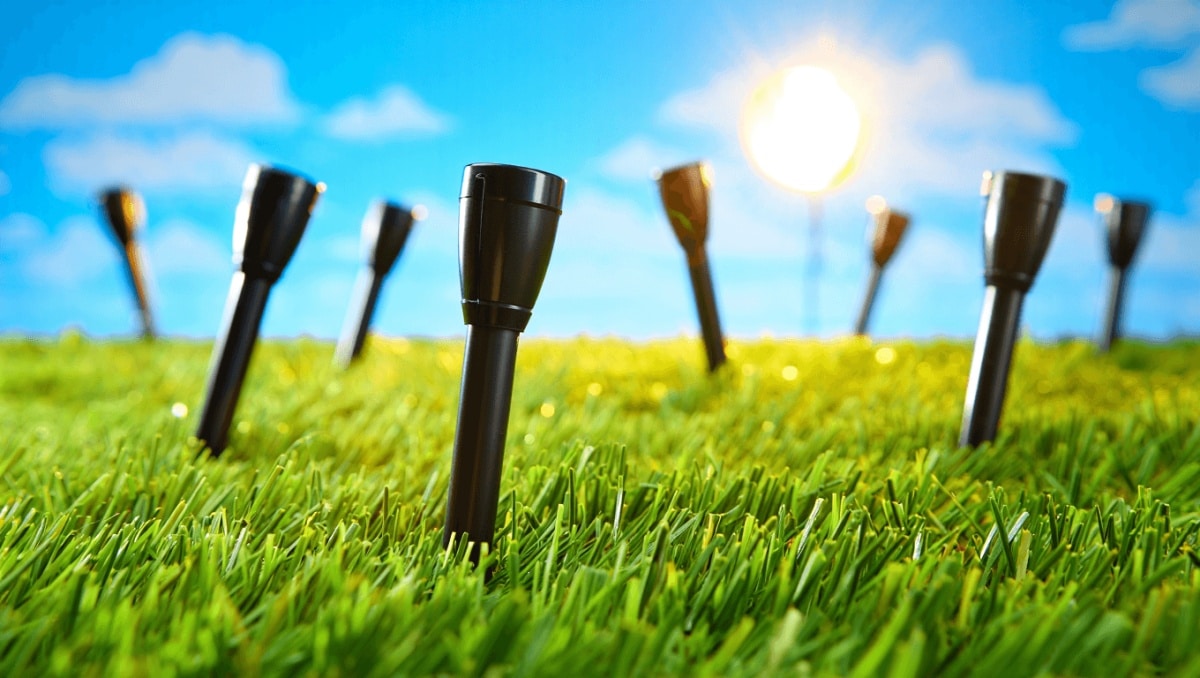Lidl lanza hoy lunes la luz solar para jardín que se instala sin cables y cuesta menos de 6 euros