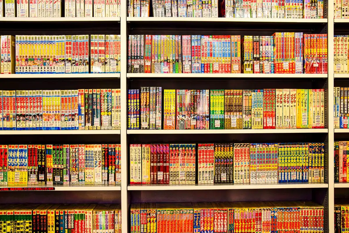 P&aacute;ginas de manga mostrando cr&iacute;tica pol&iacute;tica a trav&eacute;s de la narrativa de ficci&oacute;n