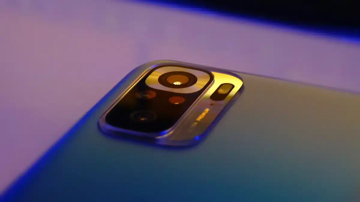 Detalle del módulo de cámaras y luces traseras del Pixel 11 Pro