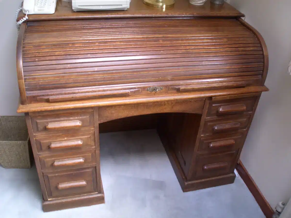 Mesa de escritorio para rincones: guía para elegir la mejor