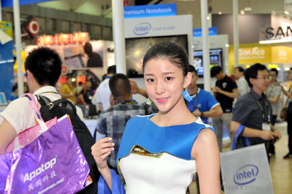 Booth-Babes-Computex-2014-19