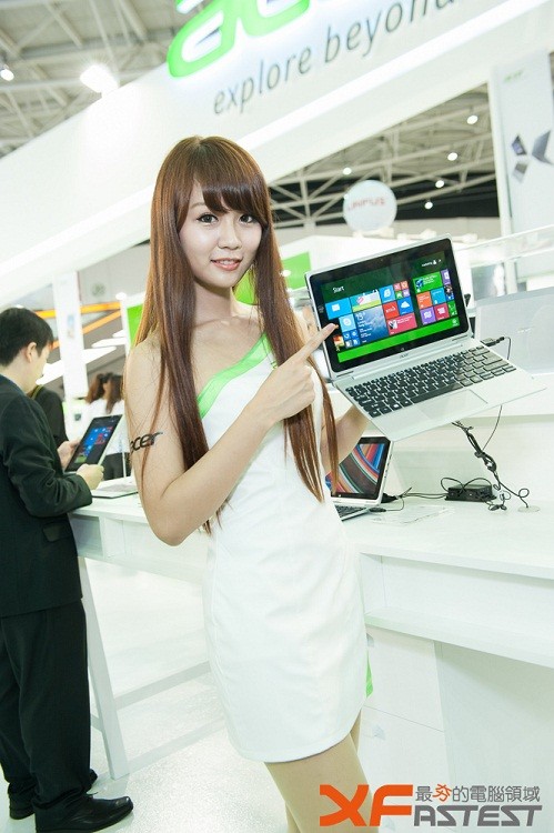Booth-Babes-Computex-2014-31