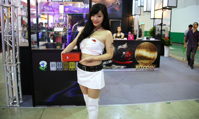 Booth-Babes-Computex-2014-33