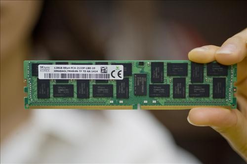 SK Hynix desarrolla el primer módulo de memoria DDR4 de 128 GB